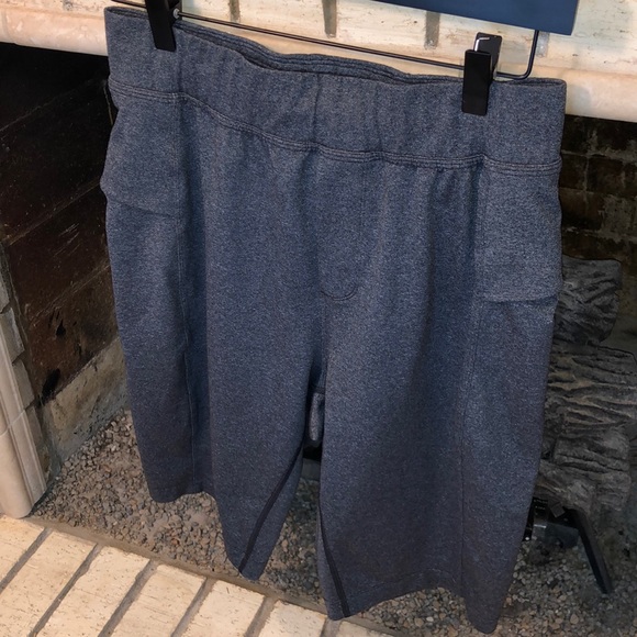 🤑PRICE DROP🤑 Men’s Lululemon Shorts - Size - S - Picture 3 of 13